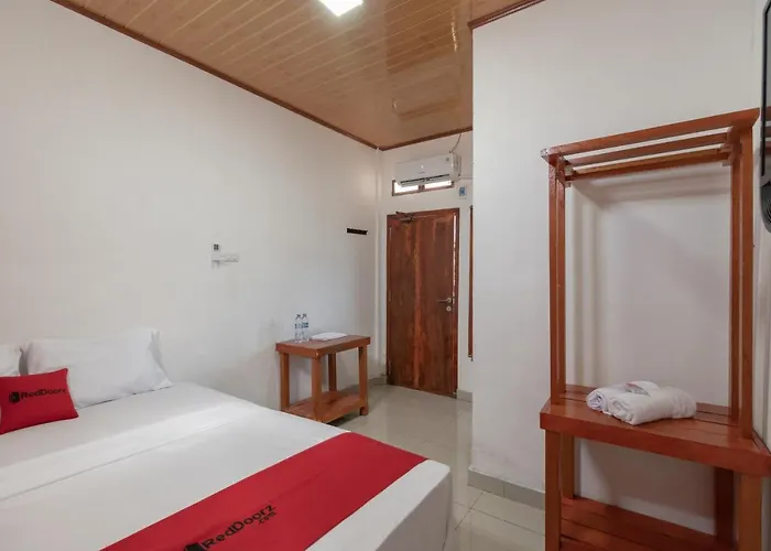 RedDoorz Syariah Near Jakabaring Sport CityHotel Palembang